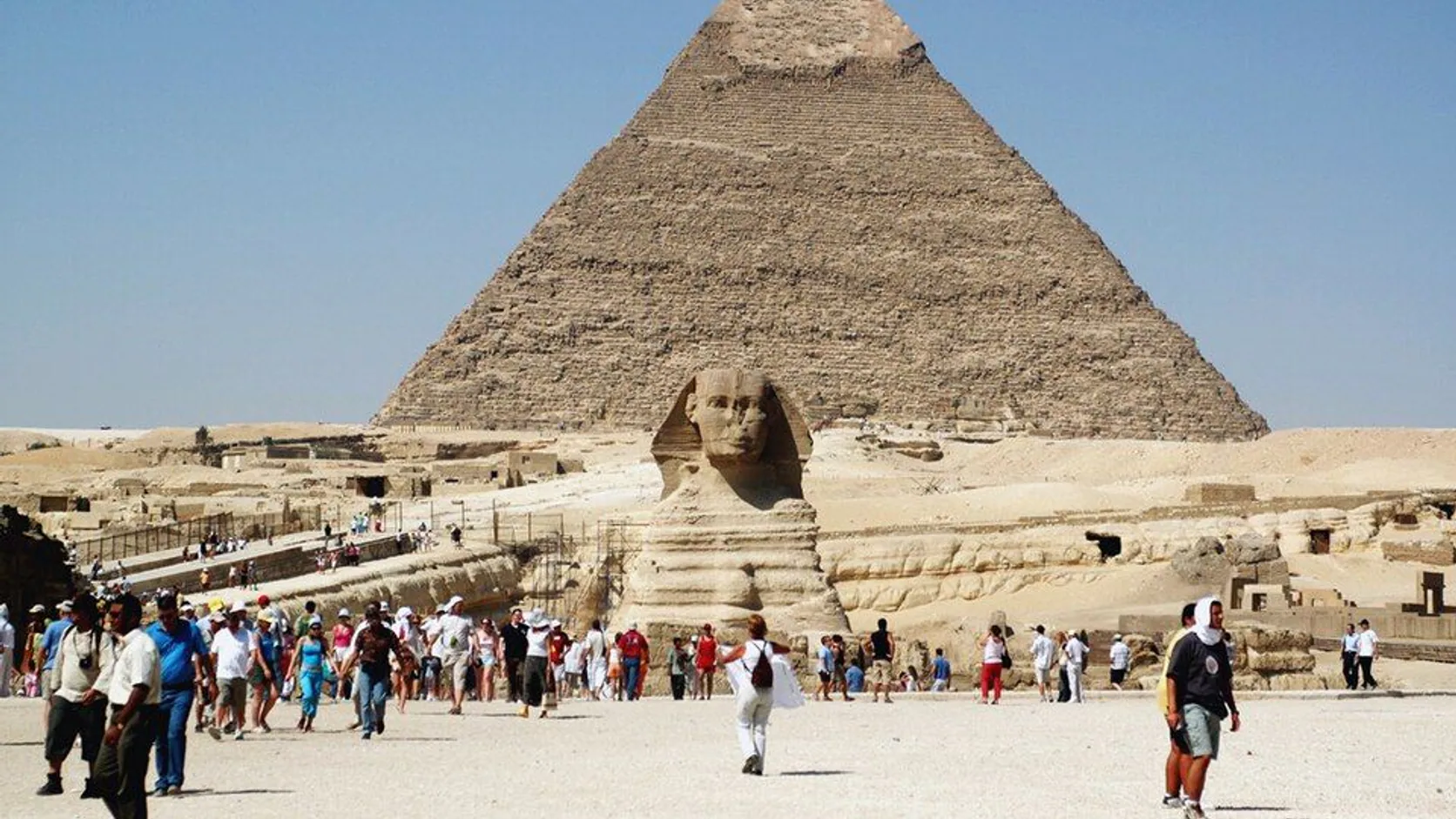 Giza Plateau, present-day photograph: Sphinx in 2006